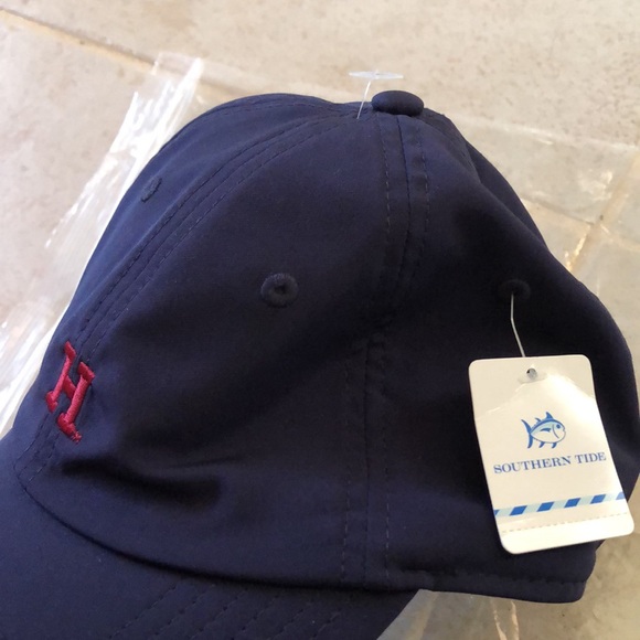 Southern Tide 🌊 Classic bb style cap with adjustable velcro strap in back - Picture 2 of 12